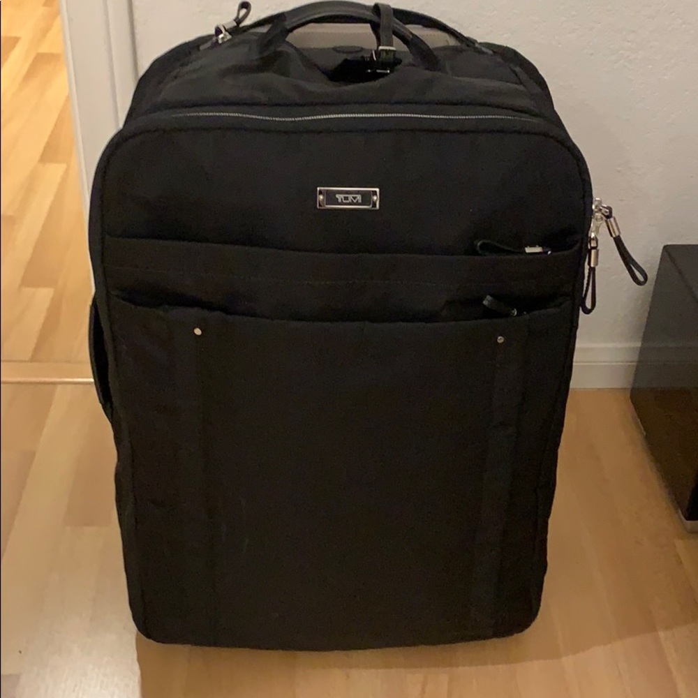 Soft sided 2 wheeled carry on